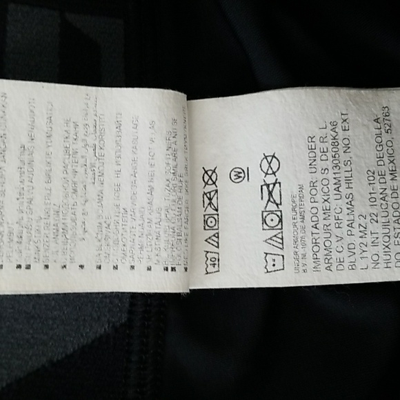 Under Armour HeatGear Compression Leggings - Size Medium - Picture 9 of 10